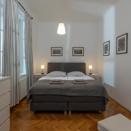 Apartman Carolinum Apartman Prága Kültér fotó