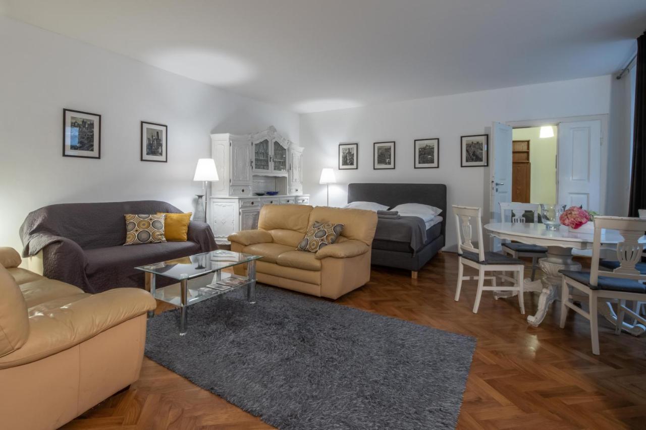 Apartman Carolinum Apartman Prága Kültér fotó