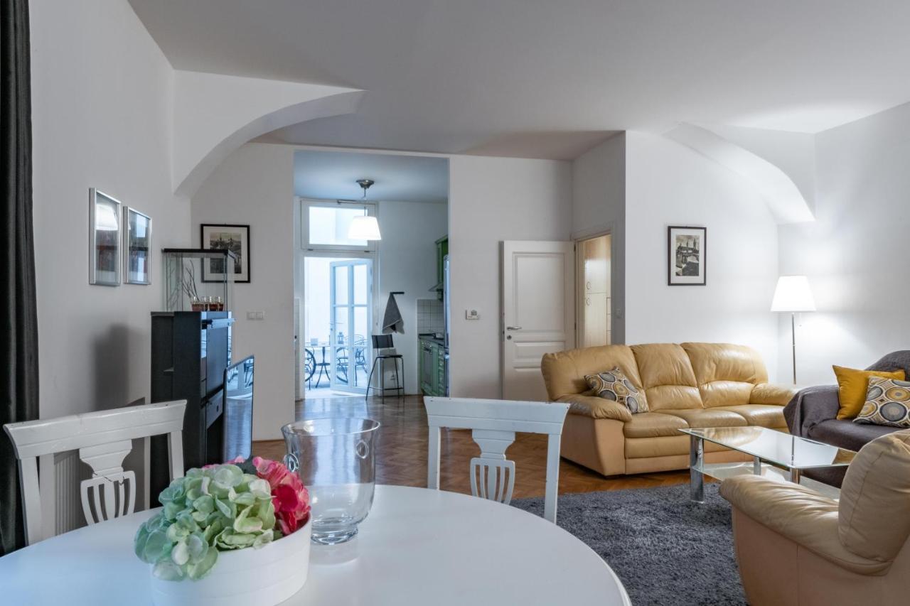 Apartman Carolinum Apartman Prága Kültér fotó